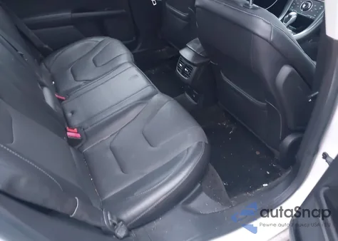 2015 Ford Fusion Energi Titanium z USA, uszkodzony, nr VIN 3FA6P0SU8FR242474